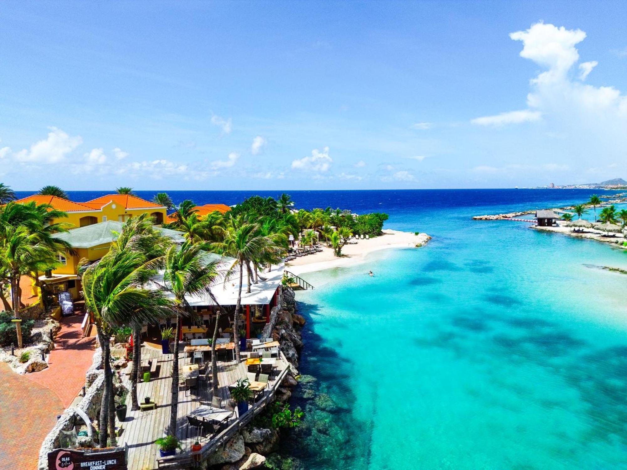 The Royal Sea Aquarium Resort Виллемстад Экстерьер фото